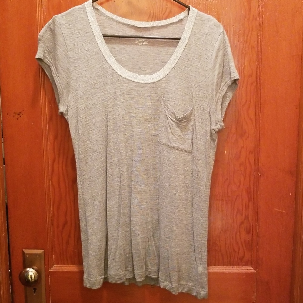 Silver detailed collar grey tshirt
